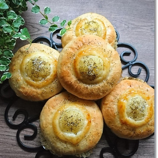 目玉焼きみたいな新じゃがマヨパンと王子の増えて来た言葉の数♪