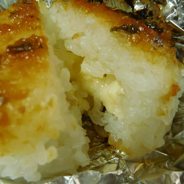 バーベキューのシメは カマンベールチーズ入り焼きおにぎり By Watakoさん レシピブログ 料理ブログのレシピ満載