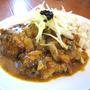 ６２皿目　胡麻と八角の中華風チキンカレー
