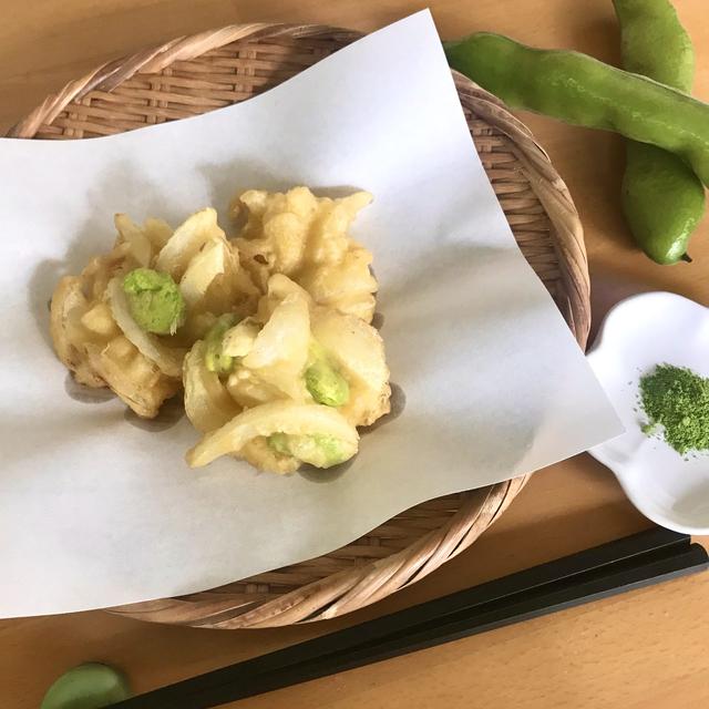 旬の食材を食べよう 新たまねぎとそら豆のかき揚げ 抹茶塩で