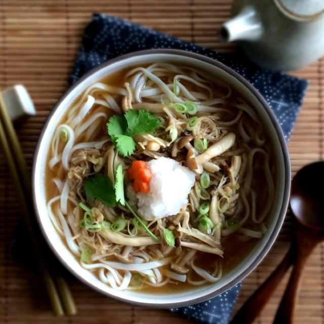 Buna Enoki Mushroom Udon Soupきのこうどん