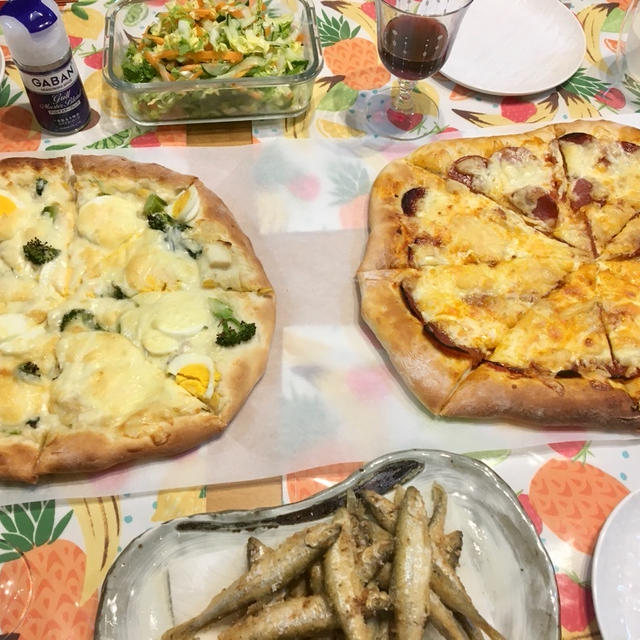 【自家製ピザ】ペパロニサラミがぎっしり敷き詰められたピザが食べたい！！