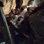 洞窟の中の滝