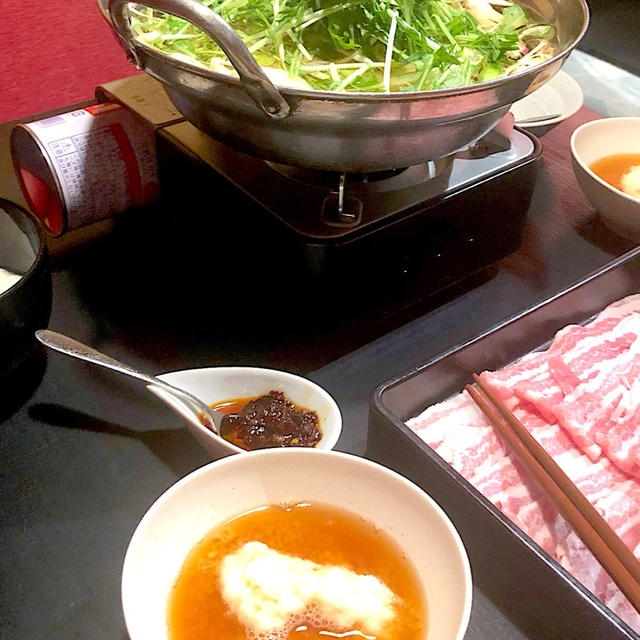 暑い日に暑い鍋！！とろろ入り鍋でパワーチャージ