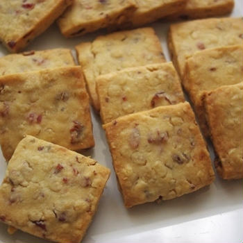 Cranberry & Oatmeal Shortbread ショートブレッド