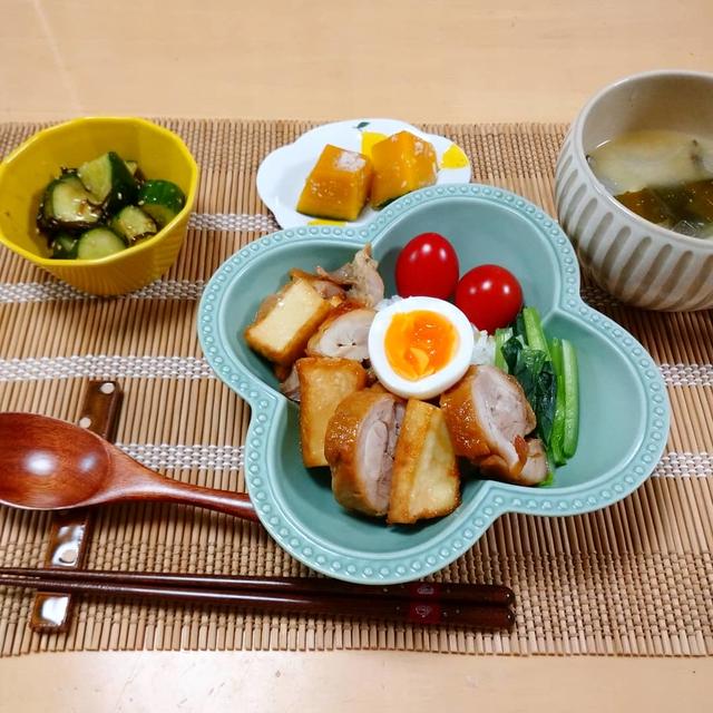 昨日の晩ごはん#鶏チャーシュー丼#かぼちゃの塩麹煮#きゅうりの塩昆布和え#お味噌...