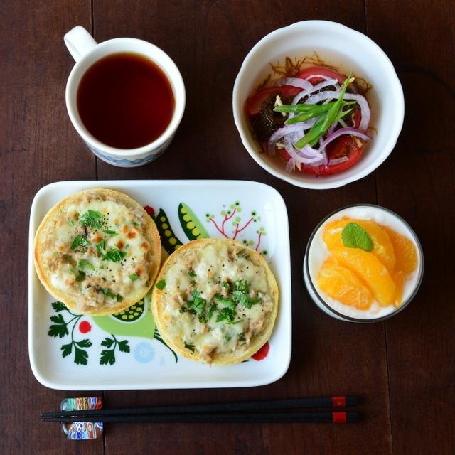 鉄板の美味しさ　ツナ　玉ねぎ　マヨ　チーズでメルトな朝ごはん♪
