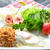 「目玉焼きのっけ鶏そぼろご飯」とフレッシュ野菜・果物のワンプレート朝ご飯
