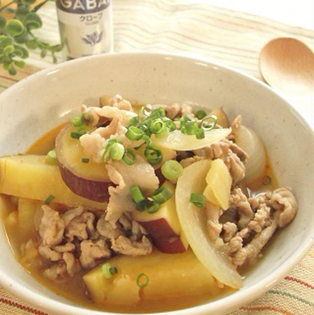 ほんのりクローブ香る！薩摩芋と豚肉のケチャップ醤油煮☆スパイス大使☆