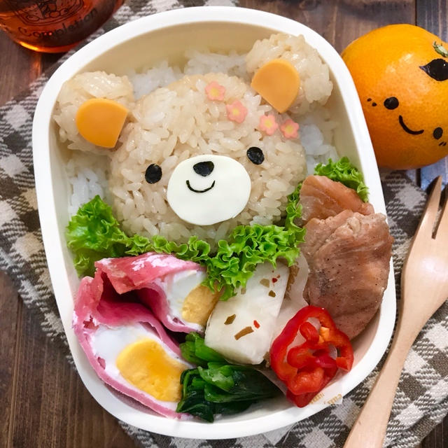 クマちゃん弁当と デトックスウォーター