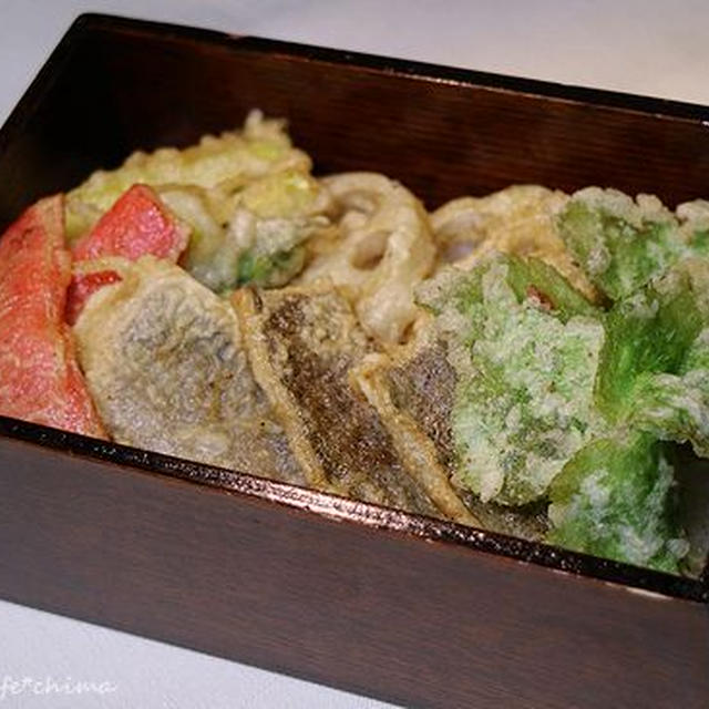 今日のお弁当は天丼よ～♪