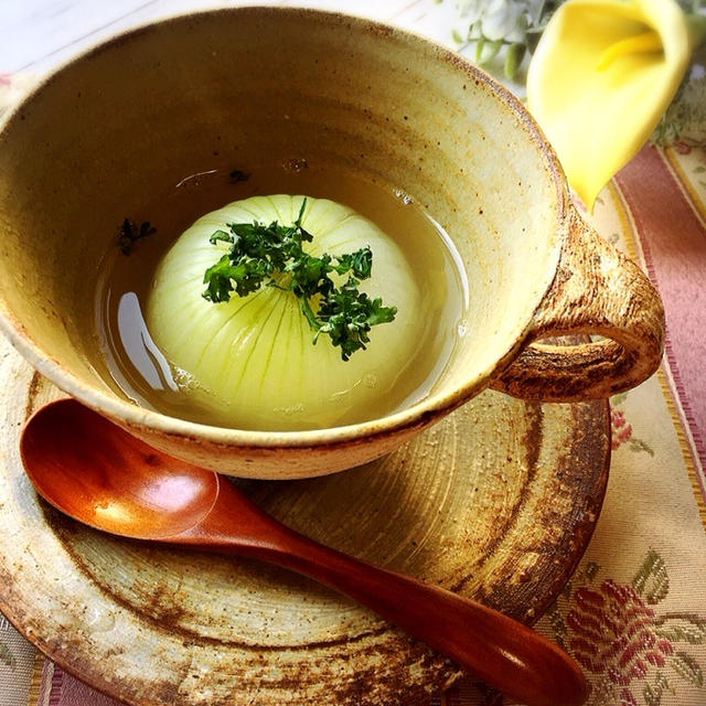 丸ごと新玉ねぎの白だし煮