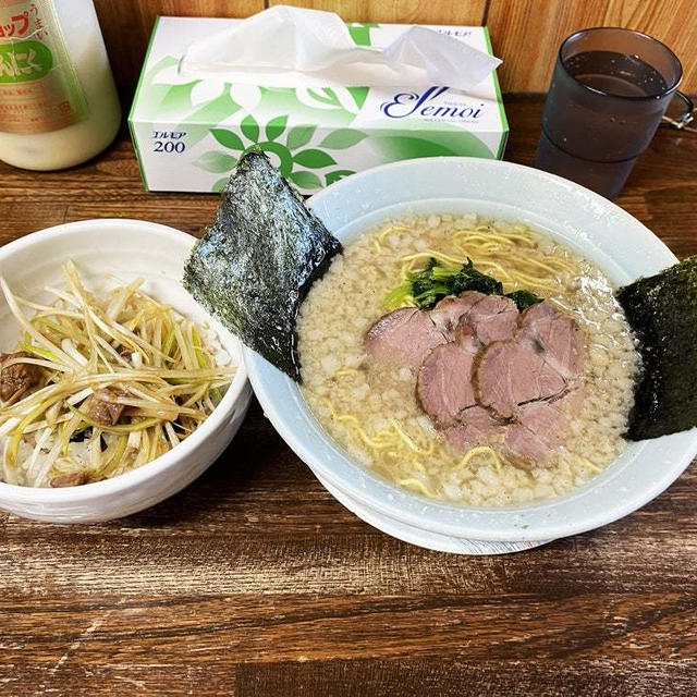 3枚チャーシューメン 麺かためで啜る 〜セットネギ丼・背脂・ラーショ〜