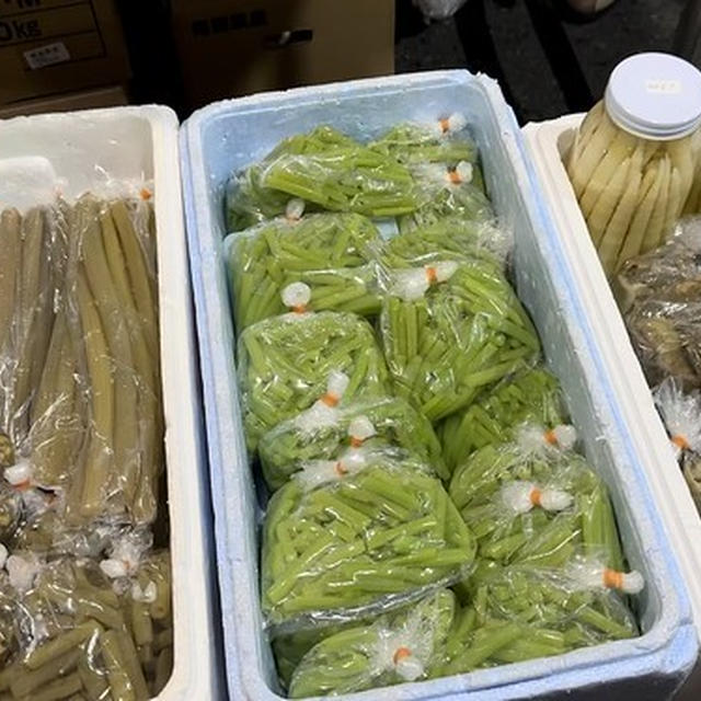 朝市で見つけた旬の青森の味