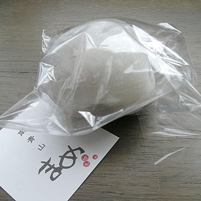 東京・南青山「まめ」の苺大福デラックス