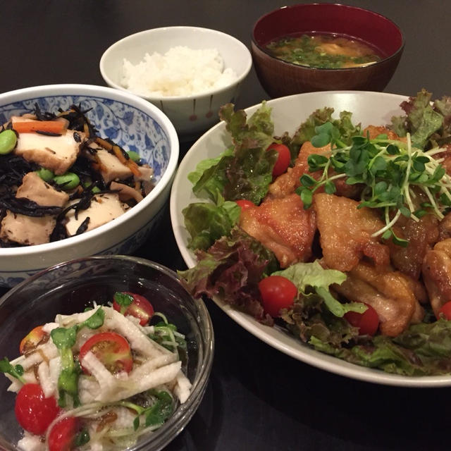 【昨日の晩ごはん☆3個98円のもずくをカサマシ～♪】