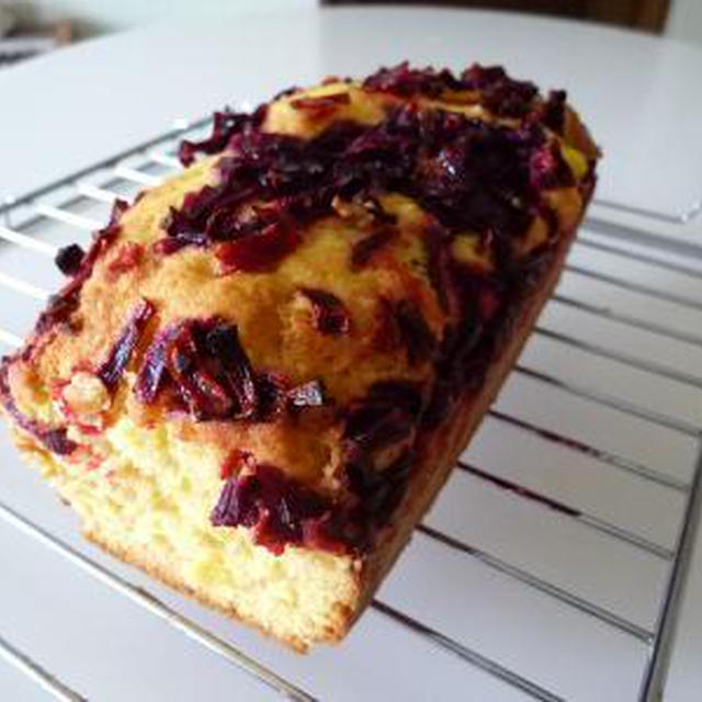 ビーツの茎のケーキ。甘くしてもイケます！