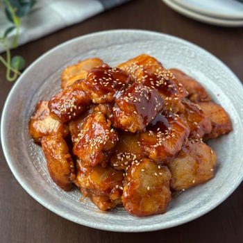 餅好きにはたまらん☆鶏むね肉と凍り豆腐の肉挟み餅うま味噌だれ