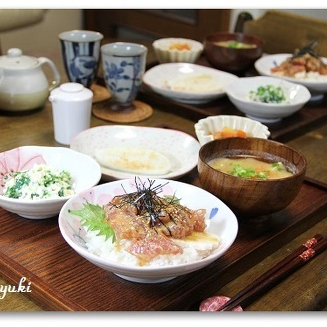 まぐろのごまだれ丼　みつけた春～♪