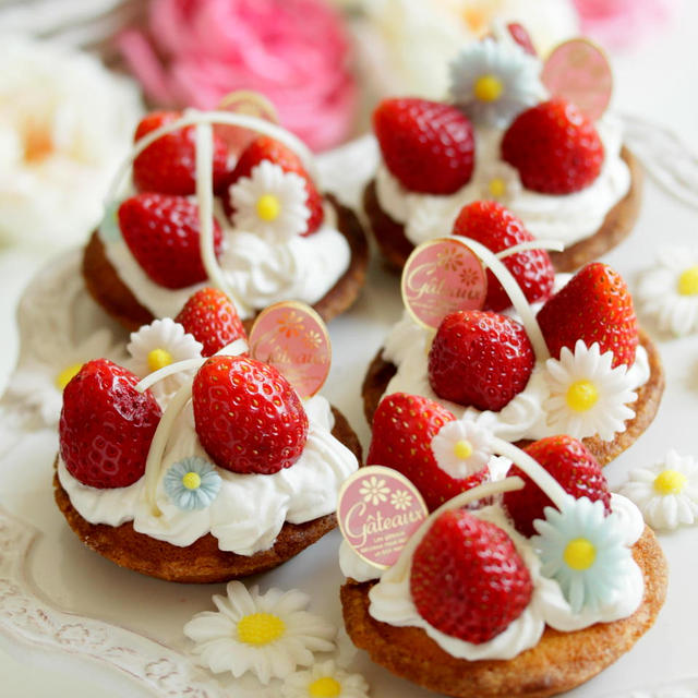 * 可愛い ♡ いちごのプチタルト♪