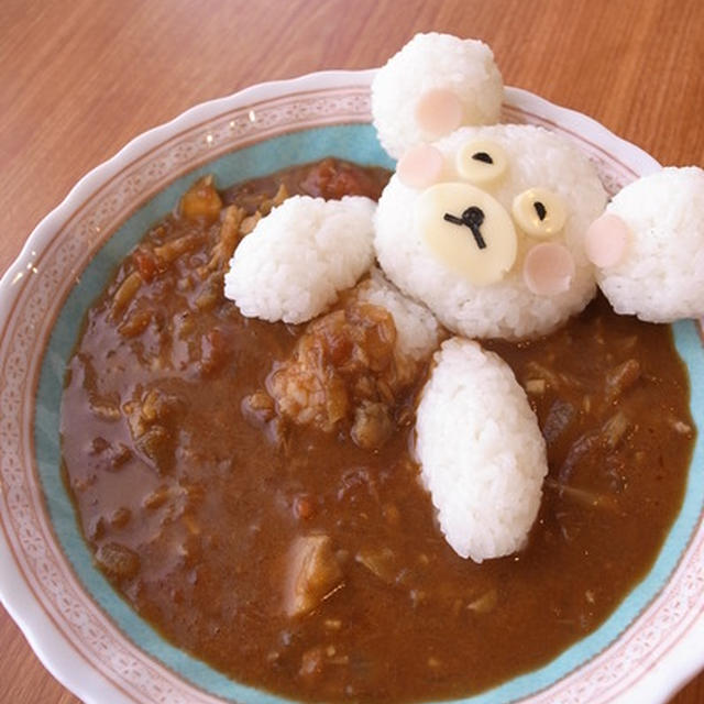 「おつカレーライス」　白クマ＆おつカレー坊や登場！で、これ誰？お疲れの家族に笑顔とカレーを