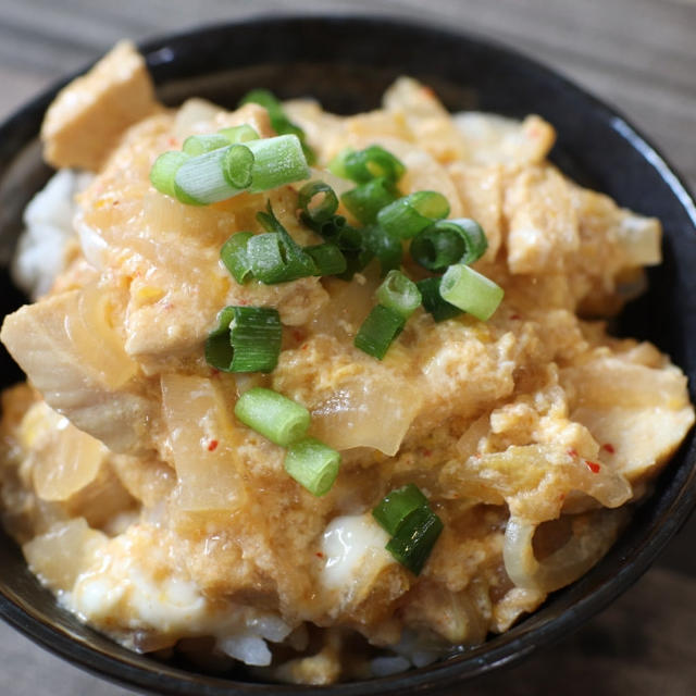 4連休中前の晩ごはんは冷凍庫に潜んでたアレを使い切り！キムチ親子丼(^^)