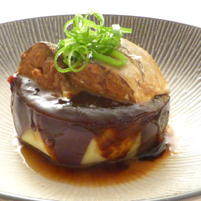 サバの味噌煮缶と茄子田楽ちょいチリ味噌