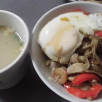 シーフード野菜炒め＜ガパオ味＞丼
