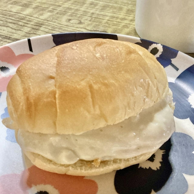 朝ご飯にパンに塗るのがおすすめ！甘い豆腐クリームの作り方