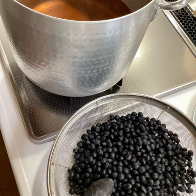 教室用の黒豆を炊きました