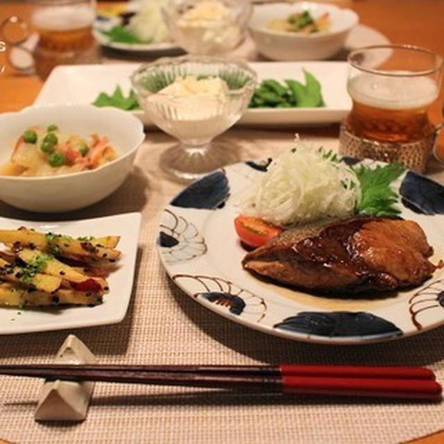 『鰤の照り焼き』とストウブで『小さいおかず』の献立。