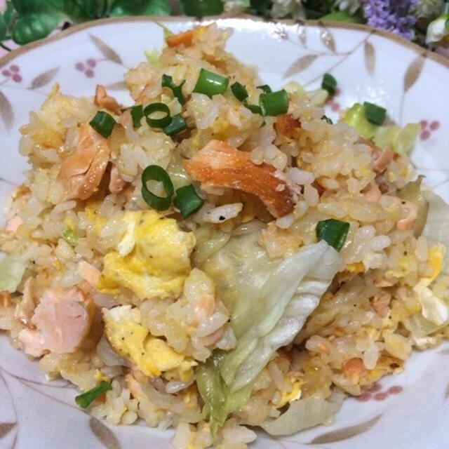 鮭チャーハン、味噌汁 760円！