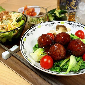 肉団子　蕪と茗荷の塩昆布和え　の献立。