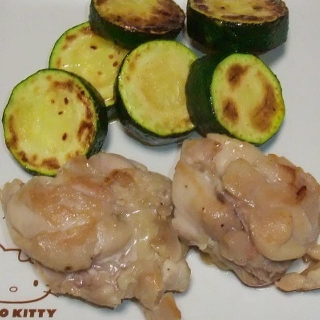 鶏ももとズッキーニのソテー