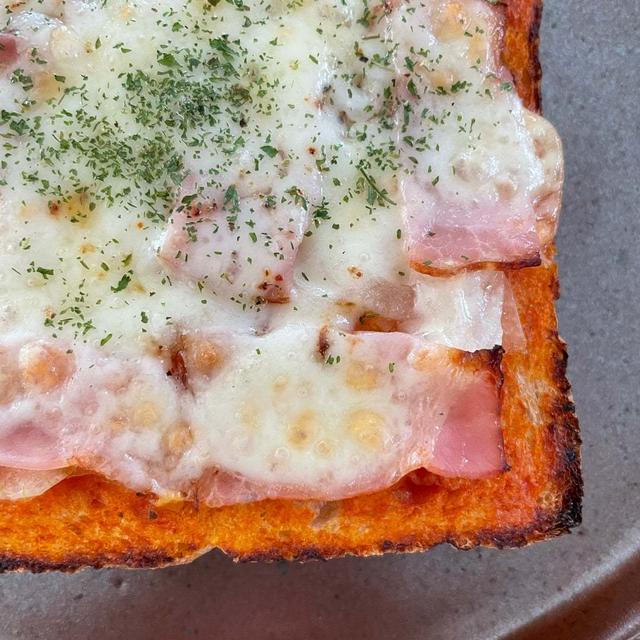 手軽にまとめて作る！ピザトースト