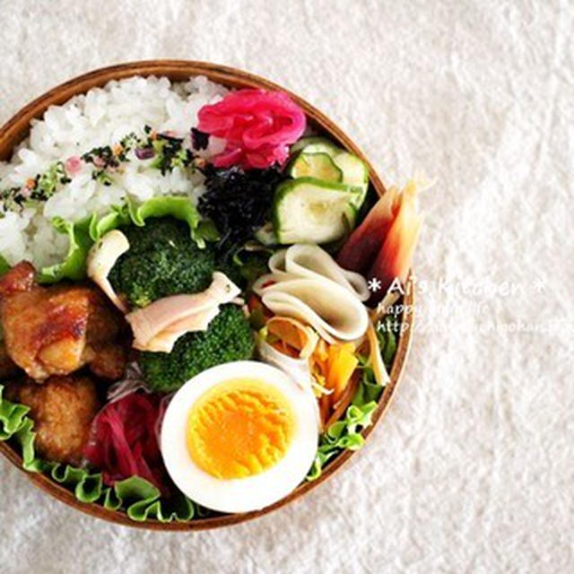 気づいたときには…８種類のおかず中半分が漬物…漬物だらけのお弁当＊