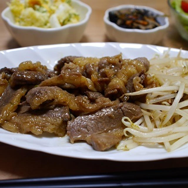 焼き肉定食　と　三宮でカフェランチ