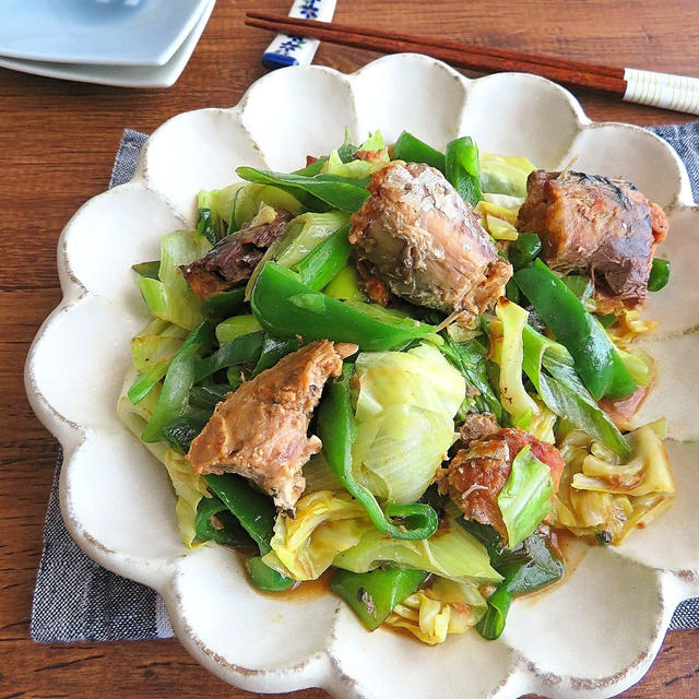 さばの味噌煮缶と野菜のごま油炒め♪