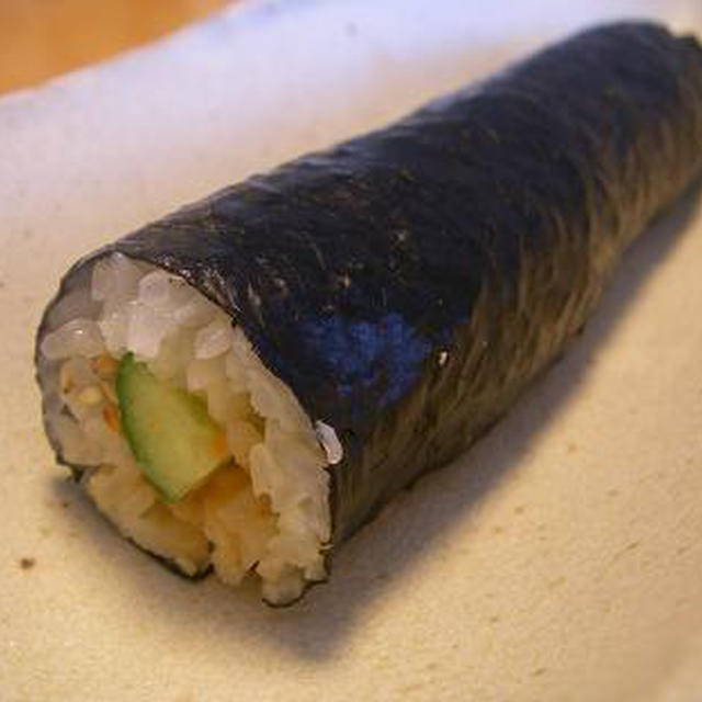 きゅうりとゴマ味噌の細巻き