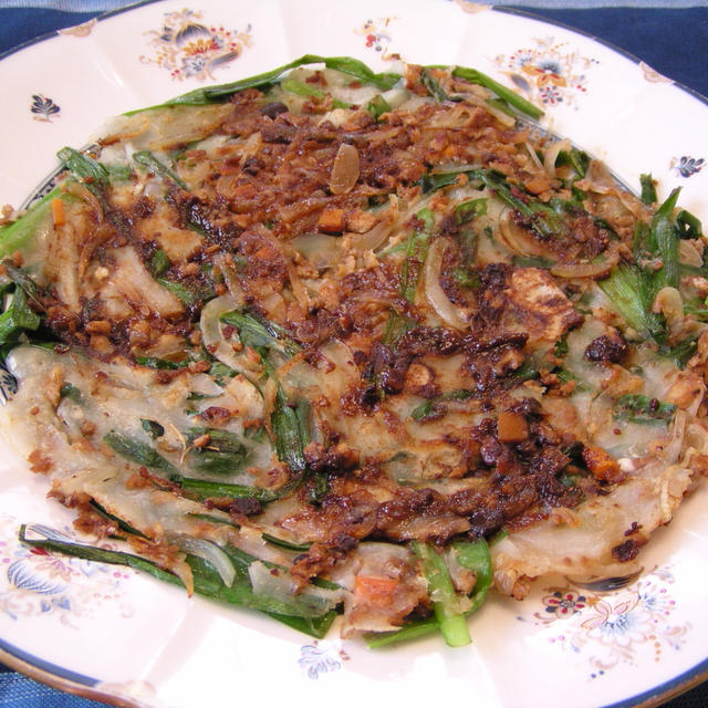 玉葱とニラの味噌だれチヂミ