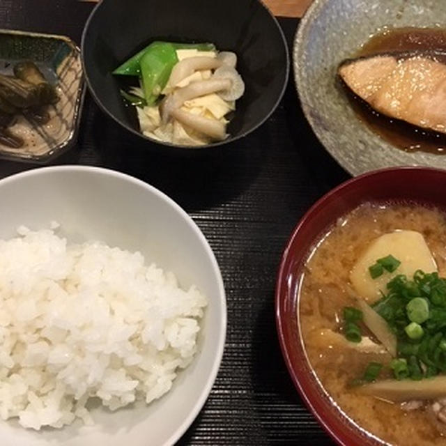 ブリの照り焼き定食