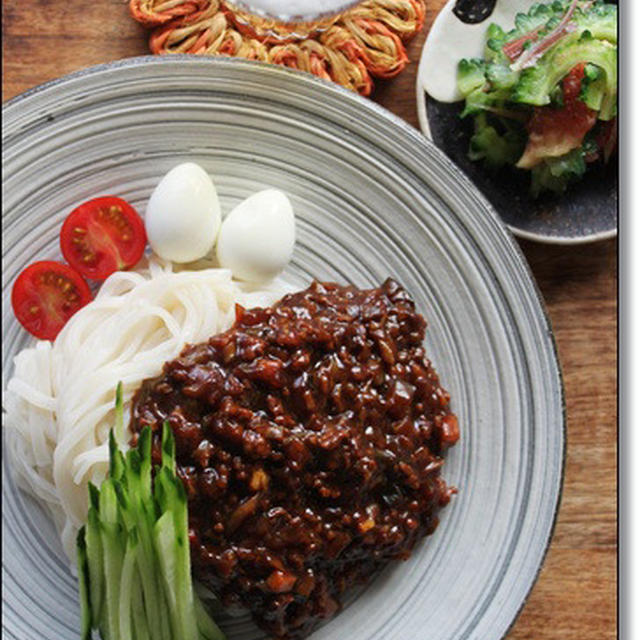 チャジャン麺 (자장면)