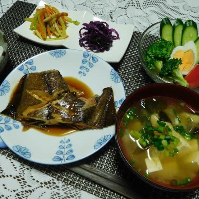 カレイの煮付けがメインの食卓！！