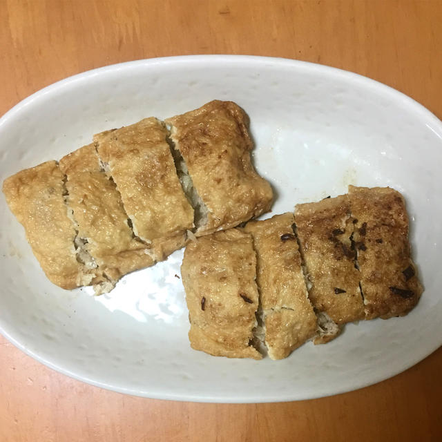 地味だけど、子どもたちも大好きでビールのお供にも大活躍のお揚げの肉詰め。中身はひき肉とキ...