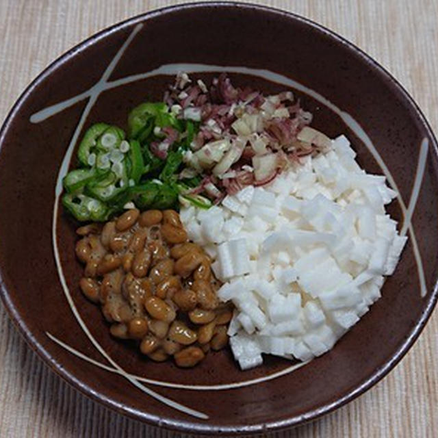 長芋とオクラとミョウガ入り納豆、タコの刺身