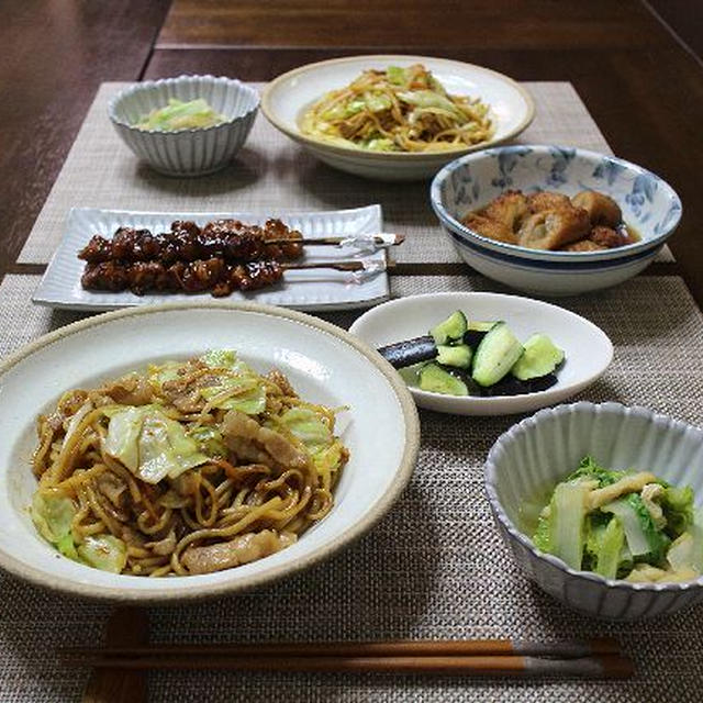 週末土曜日の晩ごはん・・・焼きそばと焼き鳥