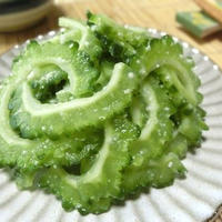 ポリ袋で漬けるだけ☆　ゴーヤの塩麹漬け