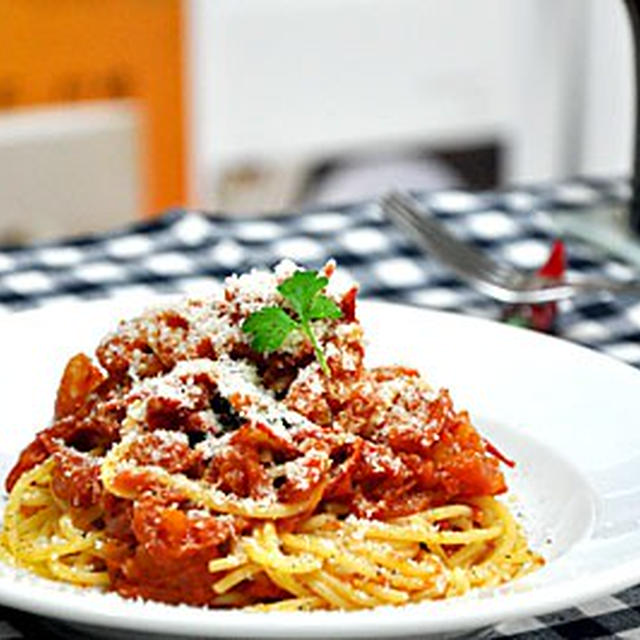 完熟トマトのトマトソースパスタ