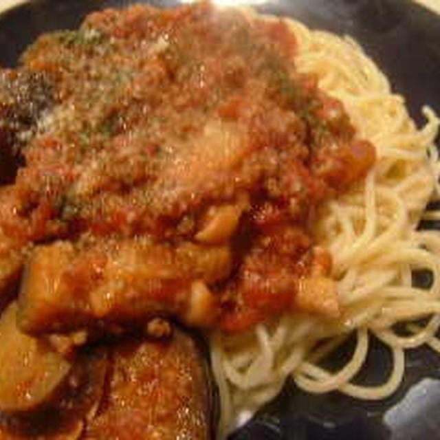 挽肉とナスとしめじのトマトソーススパゲッティ