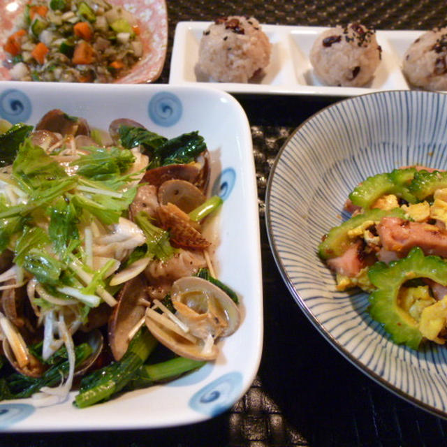 ワンタンとアサリのごま油かけとゴーヤと玉子のラー油和えの献立　夕ご飯